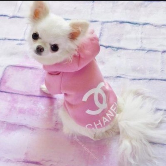 Always have fun with fashion. Dress to entertain yourself.” - Betsey Johnson - Picture 5 of 10